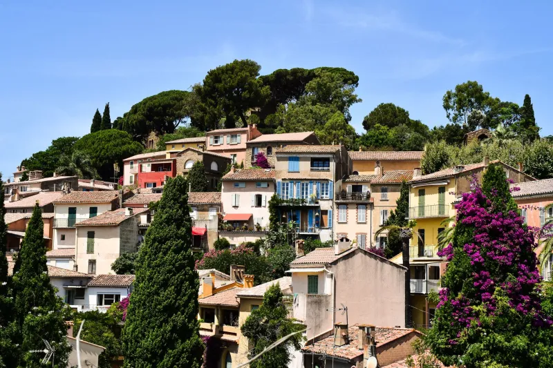 Rousset, terre d'avenir : construire une commune où les familles choisissent de s'installer et de rester