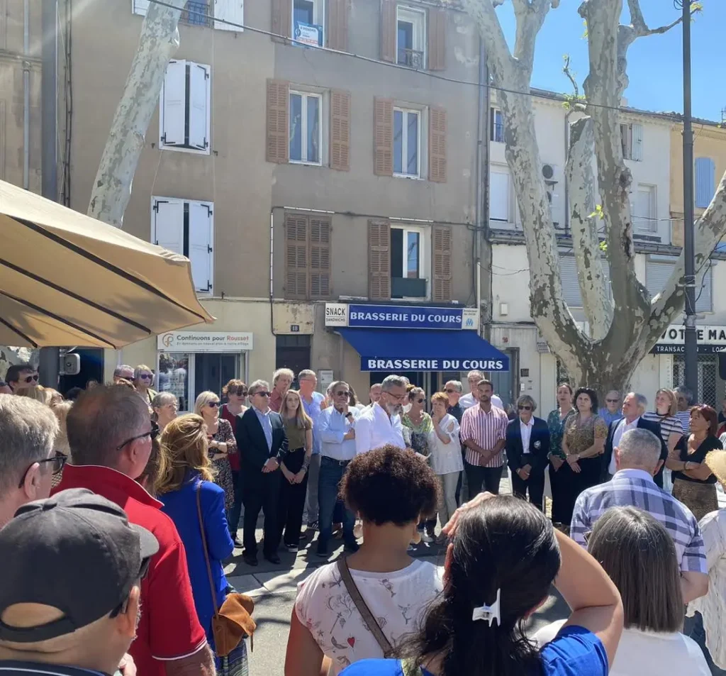 Beaucoup de monde durant l'Inauguration du local de campagne